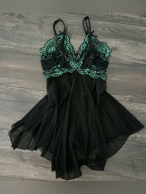 Avidlove Black Mesh Babydoll Chemise with Green Lace Accents